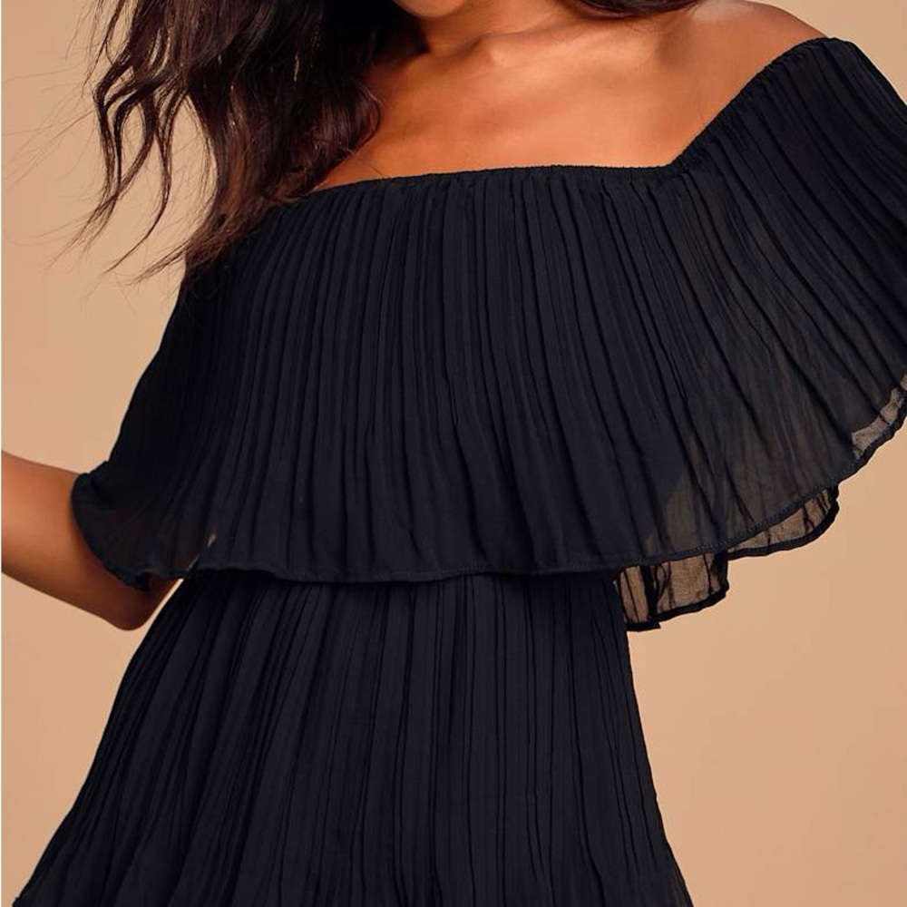 Off-Shoulder Tiered Black Midi Dress - Picture 3 of 9